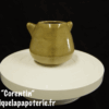 Une tasse chat dont le nom est "Corentin" - vue de dos